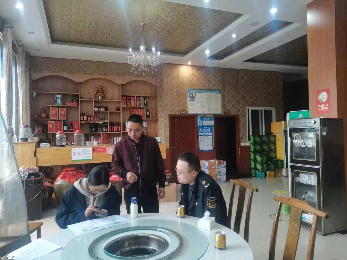 监管半年内三次发声勉励保险业，医保局明确赋能商保发展，行业正经历什么样的形势大逆转