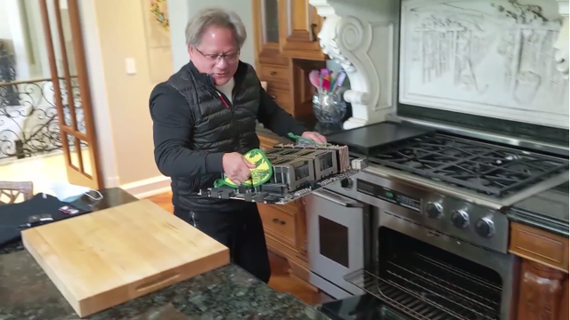 黄仁勋现身北京！称中国员工流失率全球最低，此前曾豪派现金红包