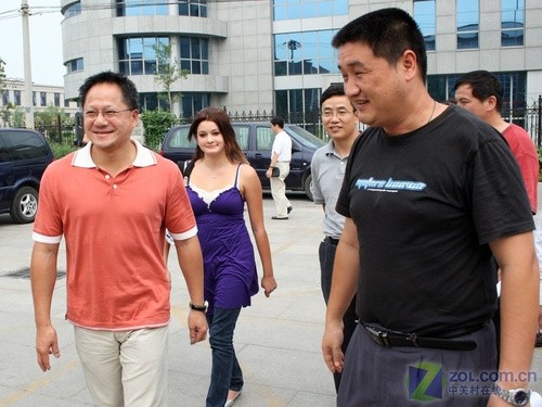 黄仁勋现身北京！称中国员工流失率全球最低 此前曾豪派现金红包