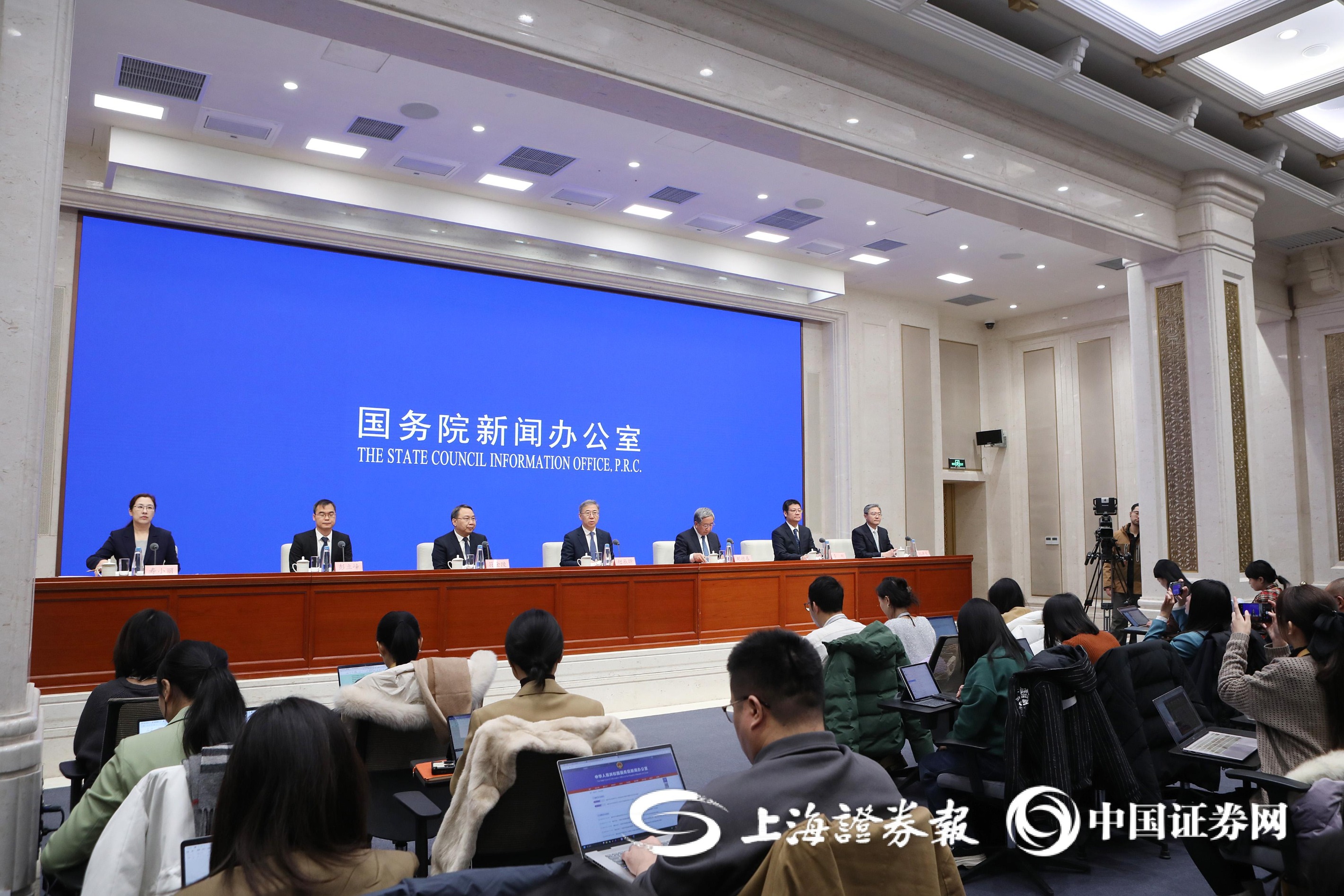 商务部：加力扩围实施消费品以旧换新 加快推进内外贸一体化发展