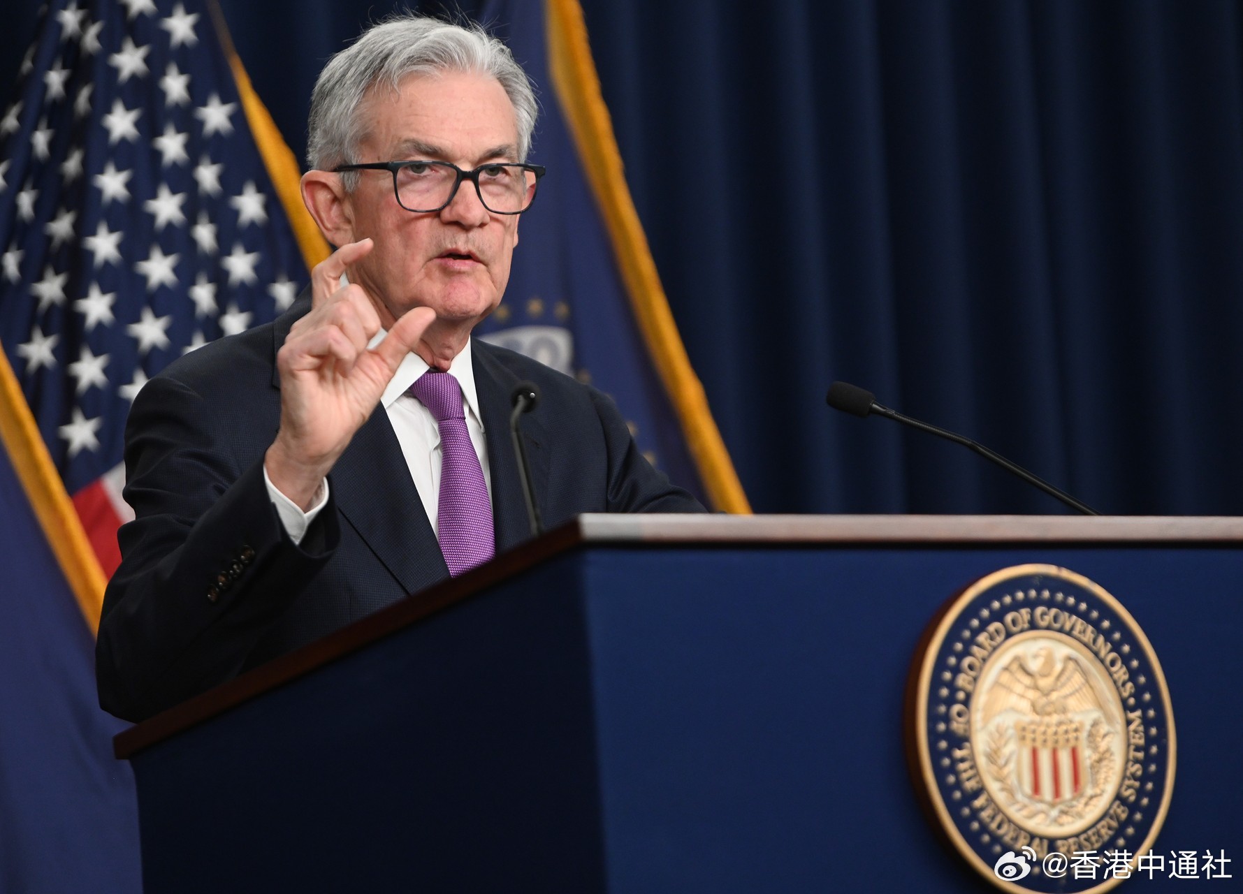 美联储官员：当前货币政策具限制性 降息需等待更多通胀进展