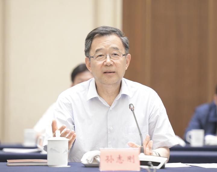 广东省委书记召开产业发展座谈会！华为、月之暗面、兔展智能等参会