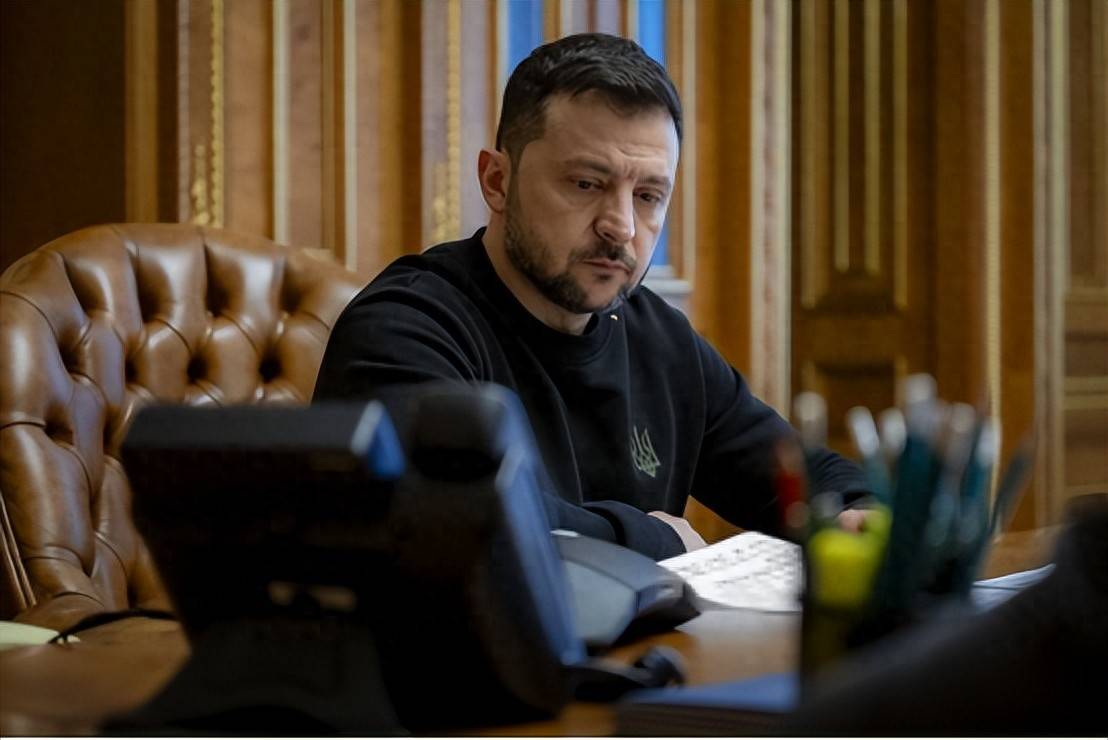 撕破脸了！特朗普指责泽连斯基：这个喜剧演员欺骗了美国