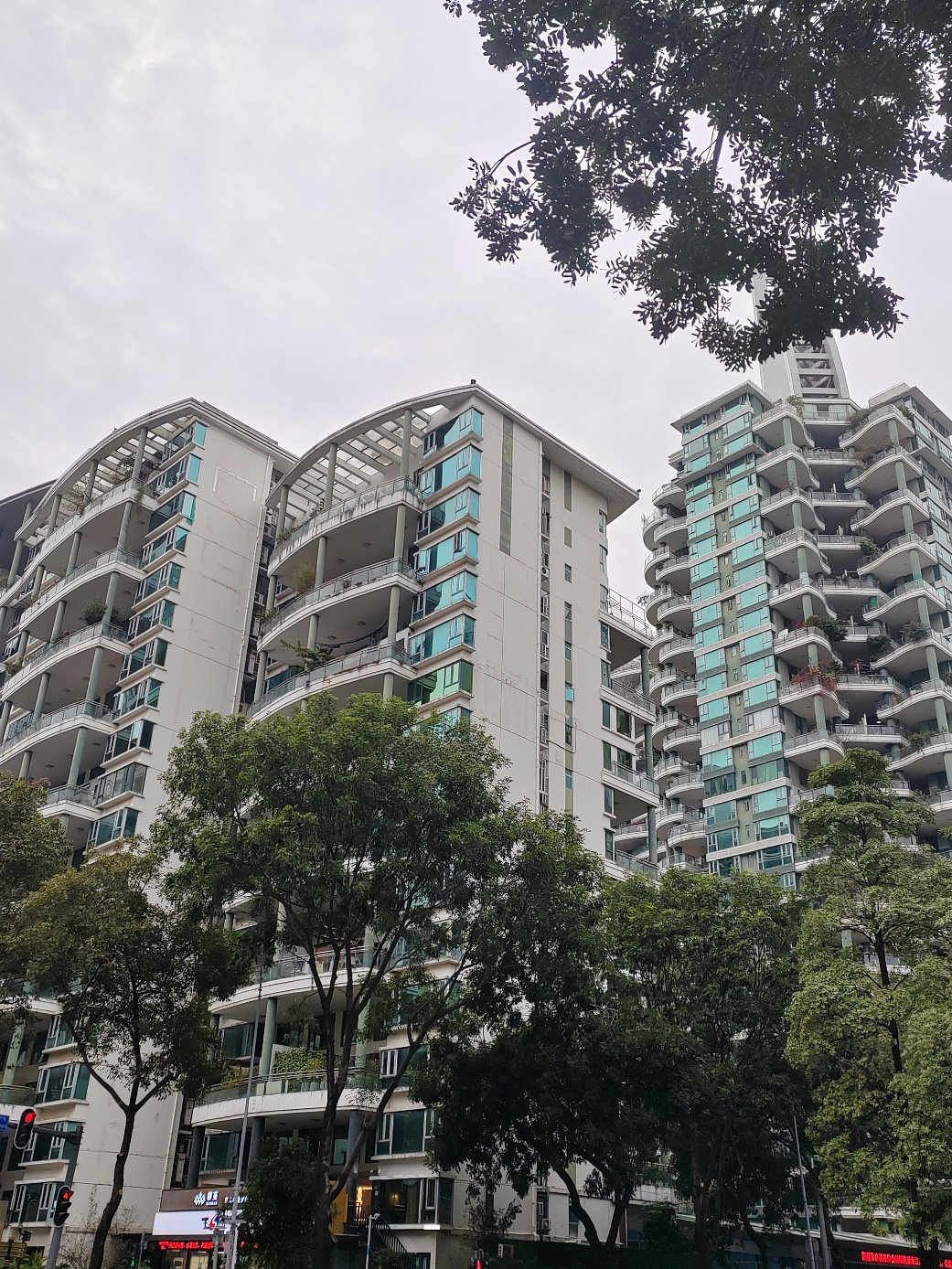 “五一”消费实探｜卖爆了！深圳假期楼市：置业顾问忙到“脚不沾地”，房企加快新盘入市步伐
