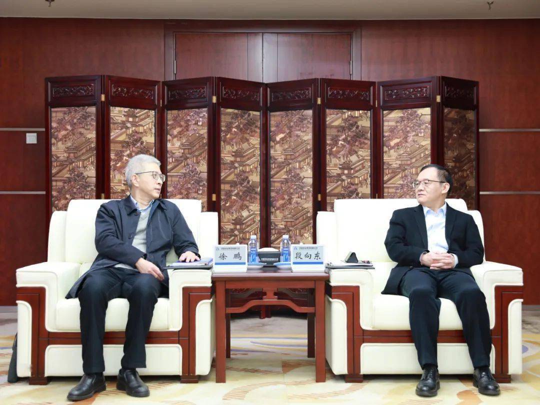 五粮液集团（股份）公司党委书记、董事长曾从钦率队拜访山东航空集团有限公司