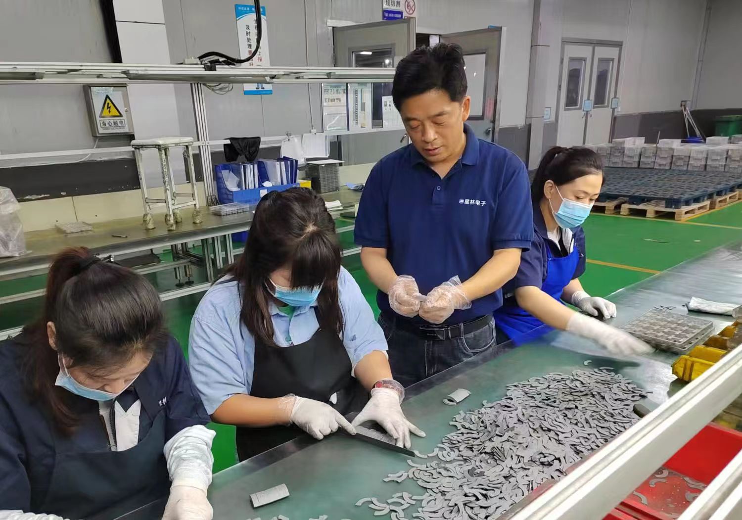 德福科技:HVLP5产品处于研发送样阶段