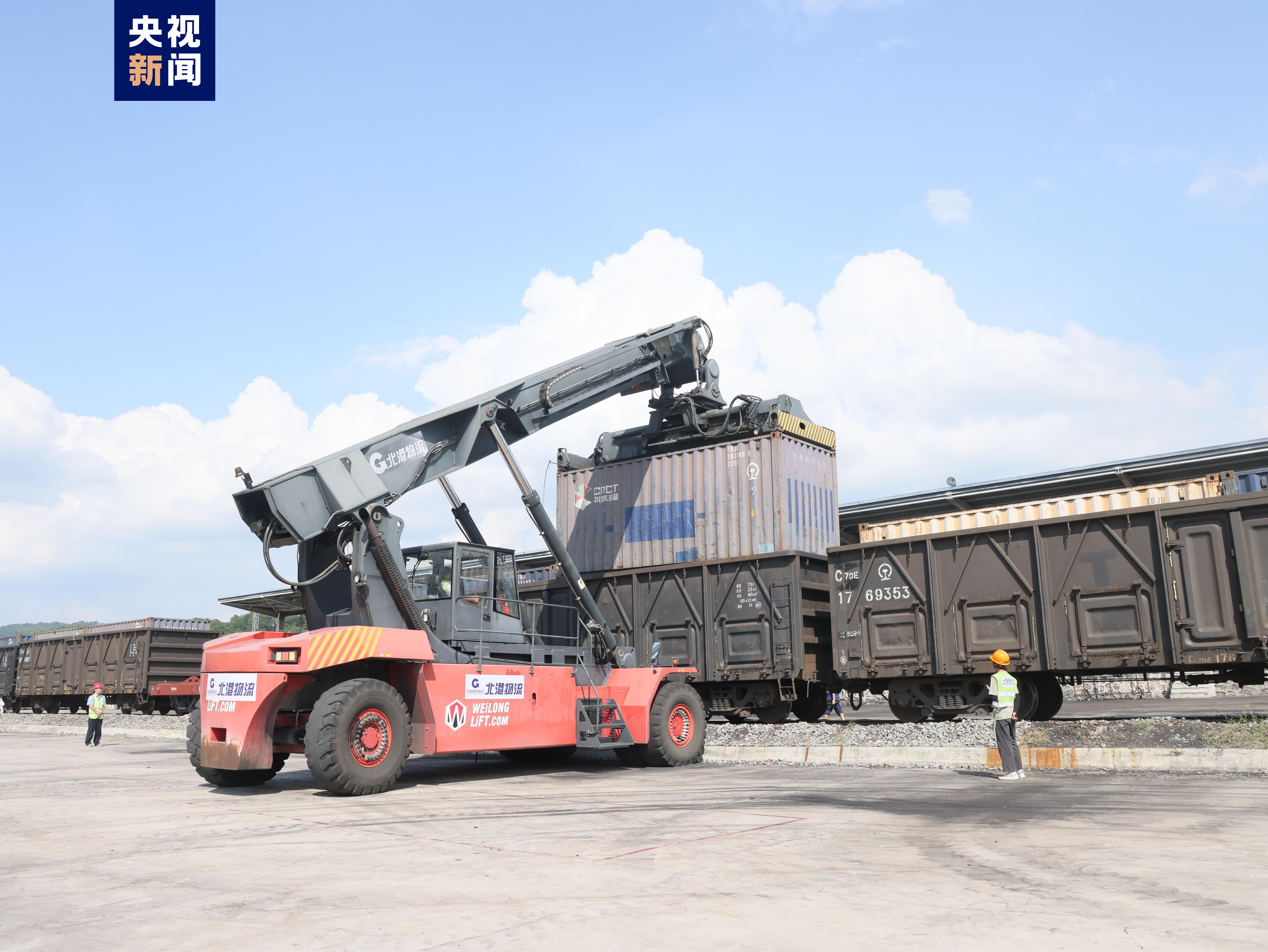 宁波港海铁联运按下“加速键” 今年业务量已超去年总量