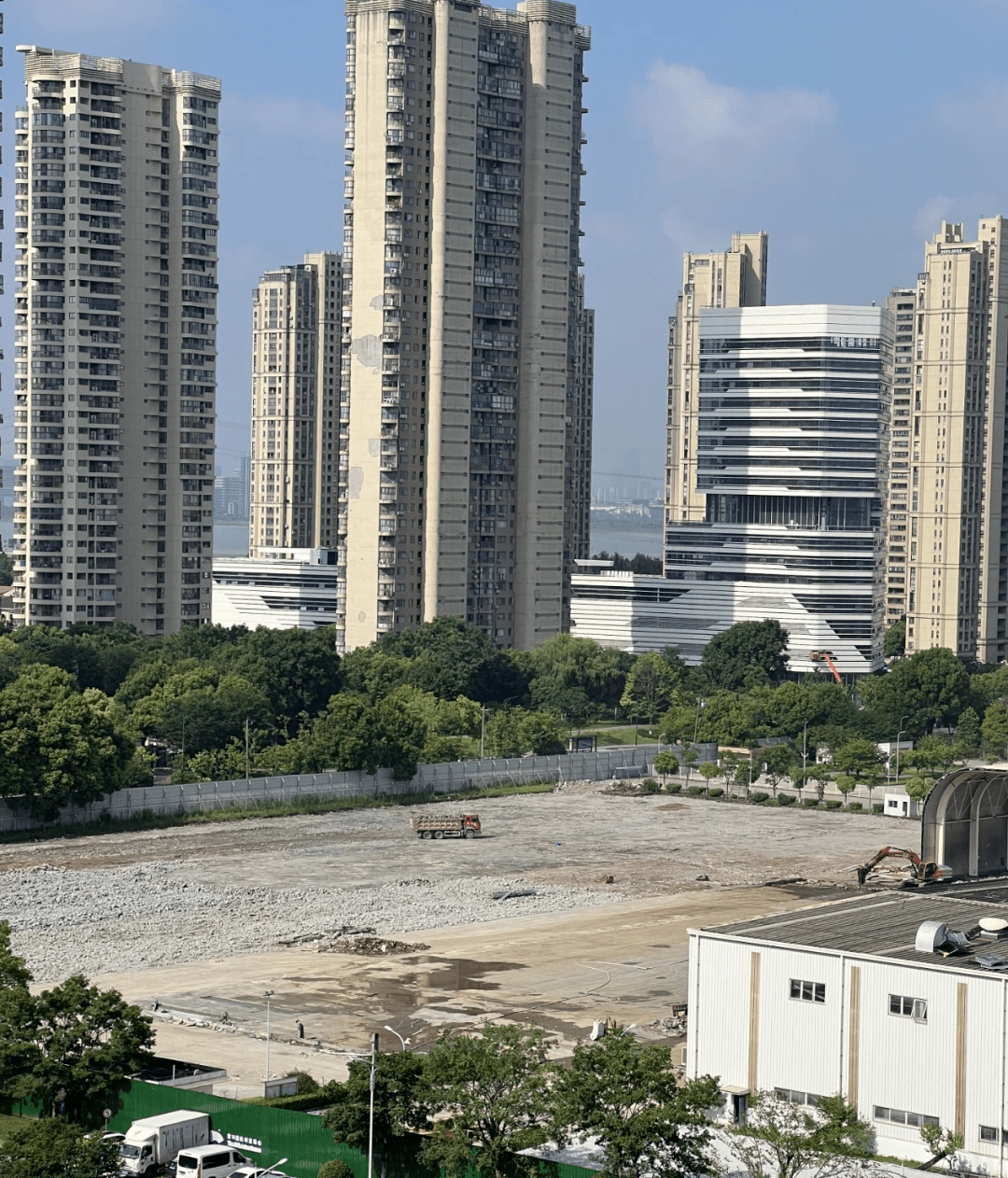 君亭酒店:创始人吴启元拟出让控制权