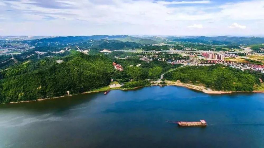 湖南：以“一座城”理念提升长株潭一体化发展水平，推动“一核两副三带四区”联动发展