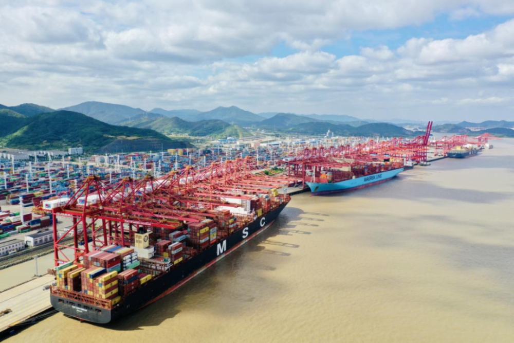 首破“4000万箱”！ 宁波港持续锻造“硬核”力量