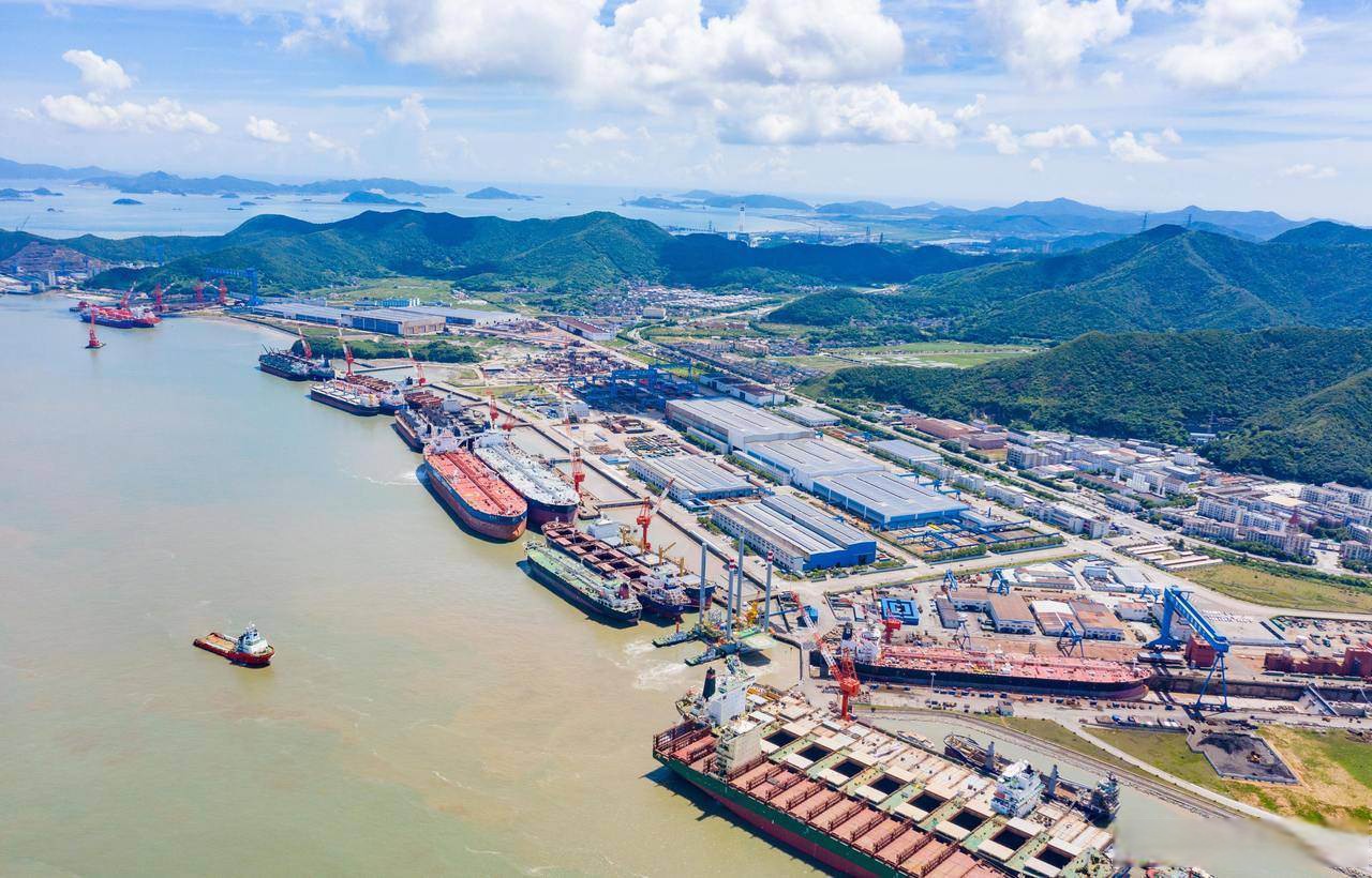 首破“4000万箱”！ 宁波港持续锻造“硬核”力量