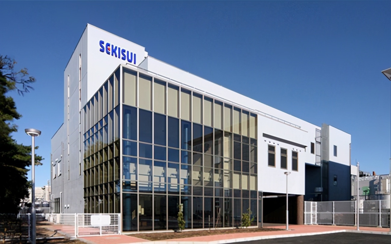 艾森股份光刻胶等多款产品国产替代提速