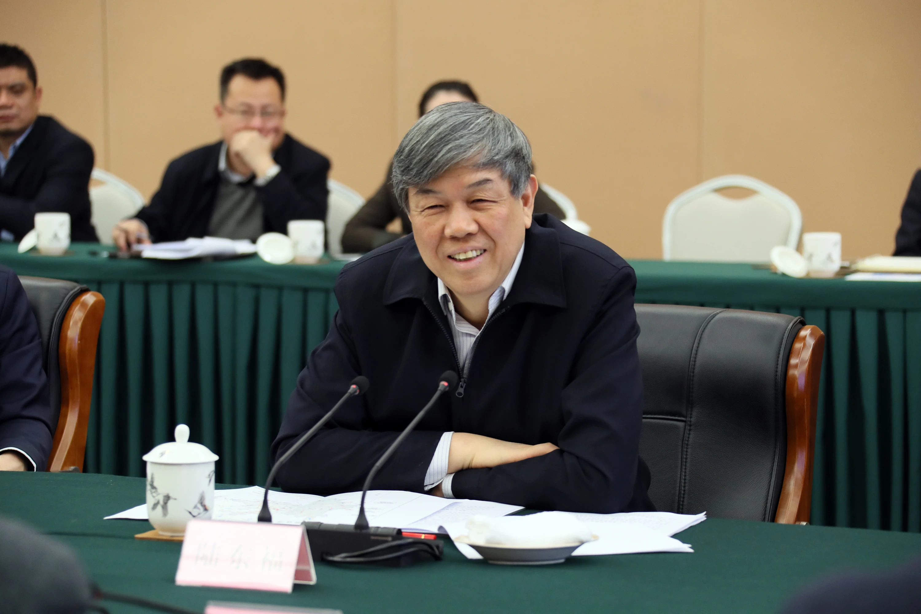 云南省政府与方大集团举行工作会谈