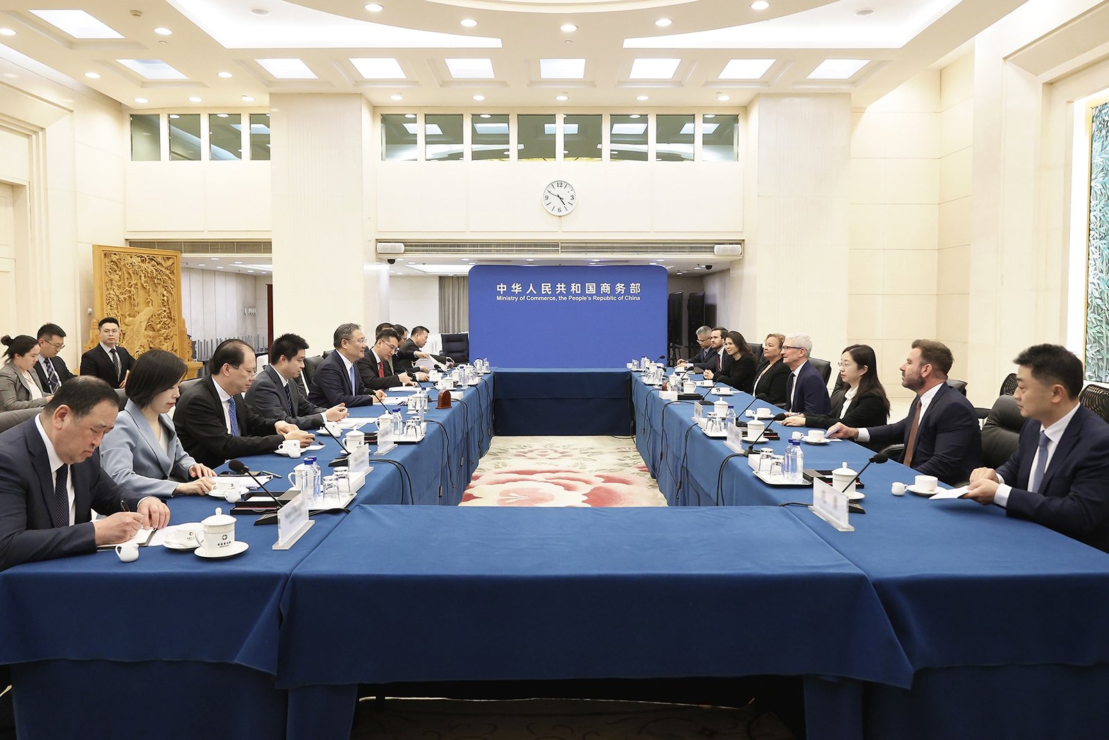 商务部部长王文涛会见联合国贸发会议秘书长格林斯潘