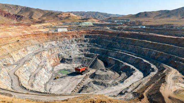 铜资源争夺加剧！力拓将向亚马逊AI数据中心供应铜