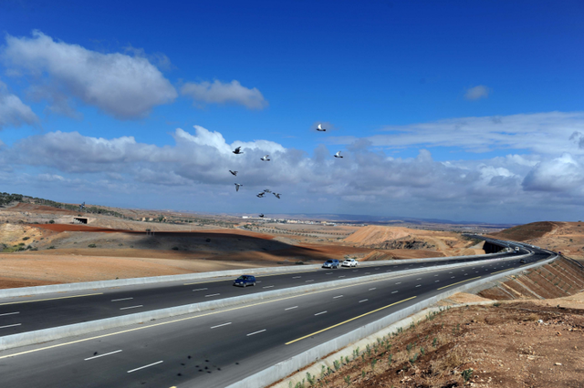 阿尔及利亚平行外汇市场于年初呈现温和回升迹象