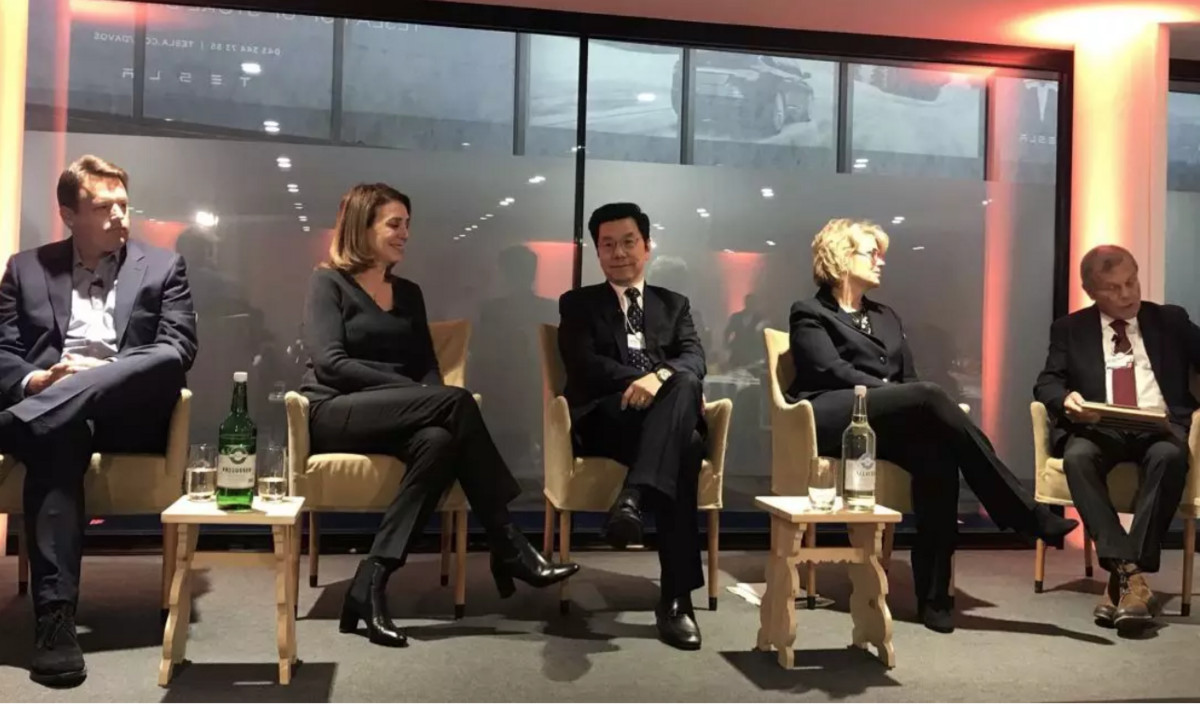 硅谷投资人亲历达沃斯:AI下半场拼成本、能源与落地