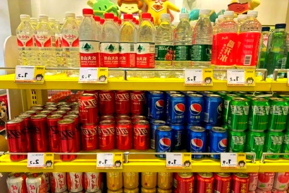 避险狂潮席卷全球 现货银价升破百元进入“三位数时代”