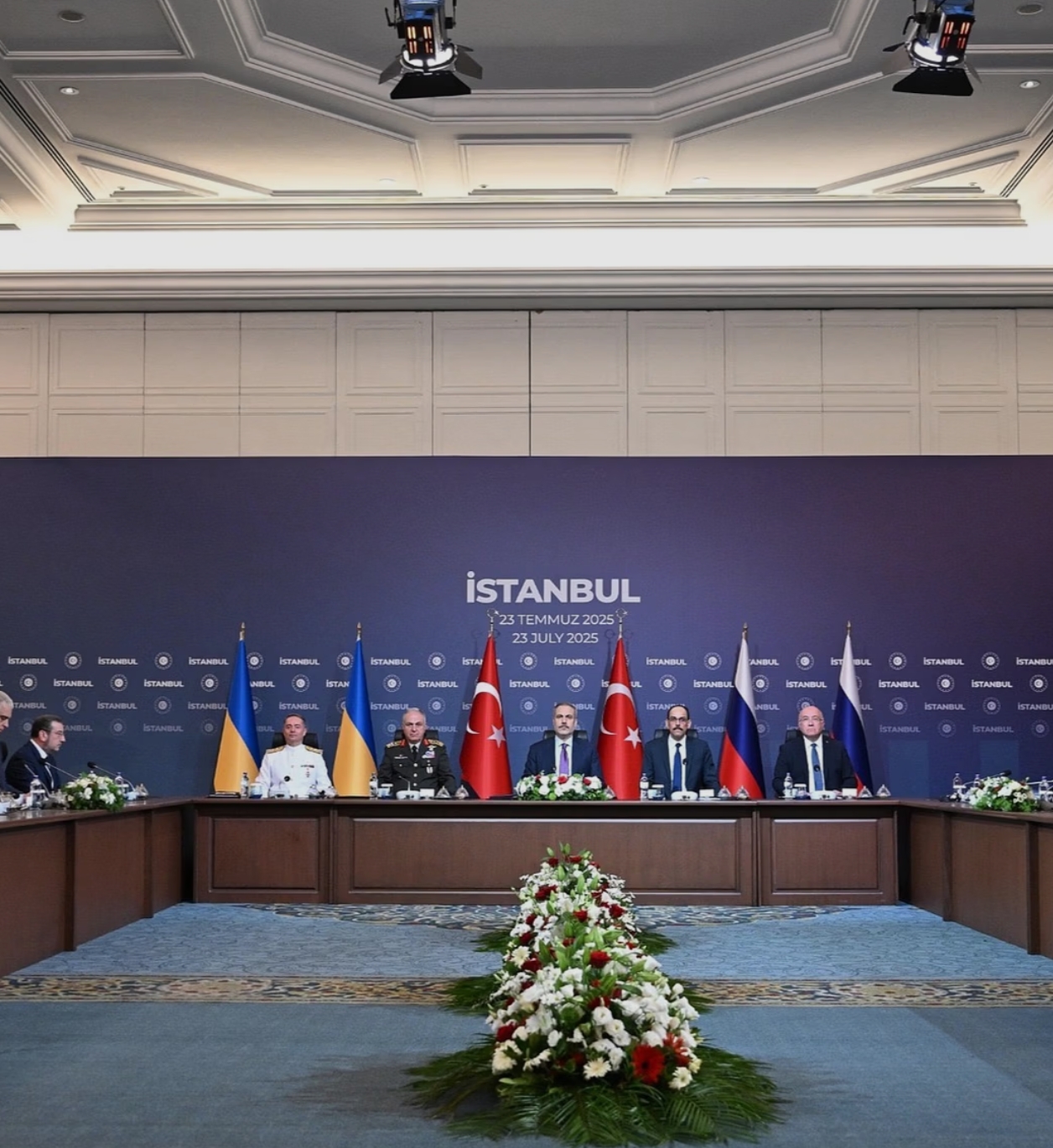 泽连斯基：新一轮乌美俄三方会谈将于2月4日和5日举行