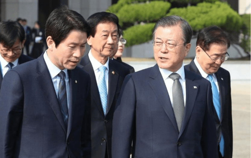 韩国经济“K型分化”加剧，半导体独大隐忧显现