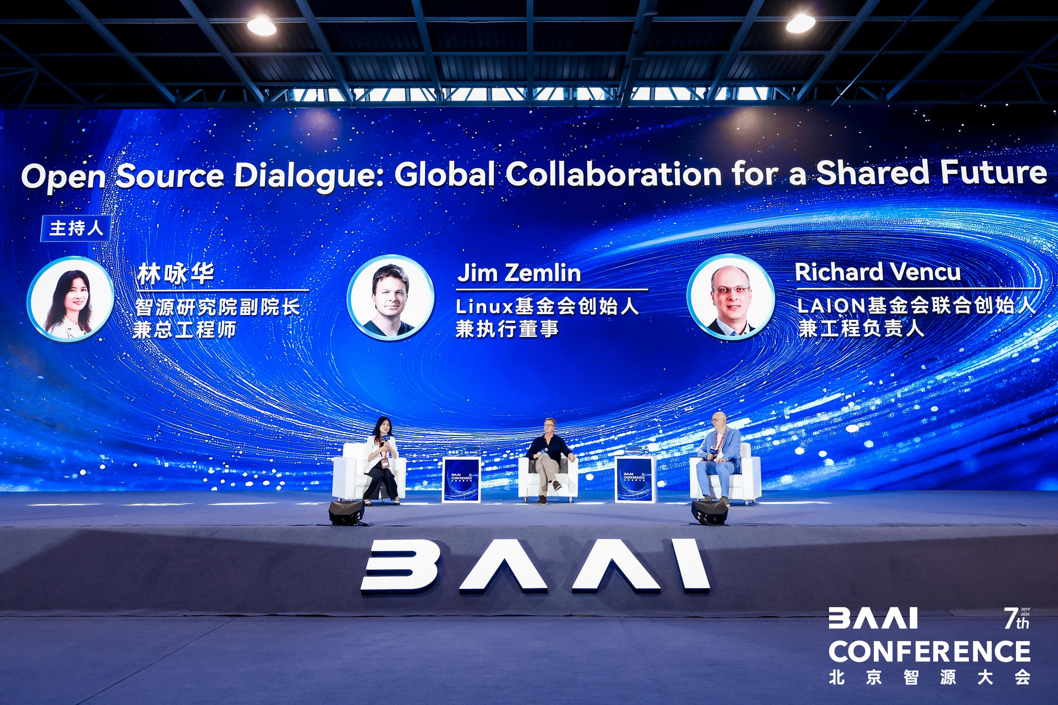 阿里发布新一代基模千问3.5，登顶全球最强开源大模型