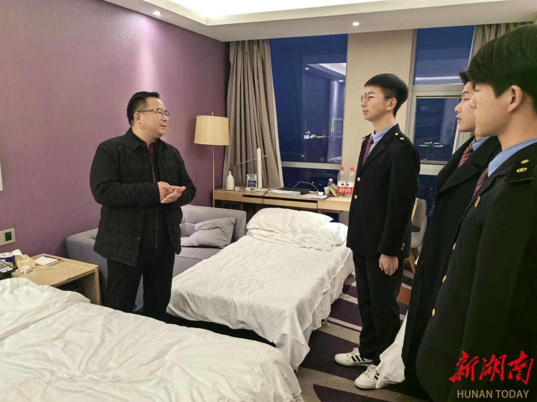 沿江高铁启新程 归乡路与发展路双向提速|新春走基层