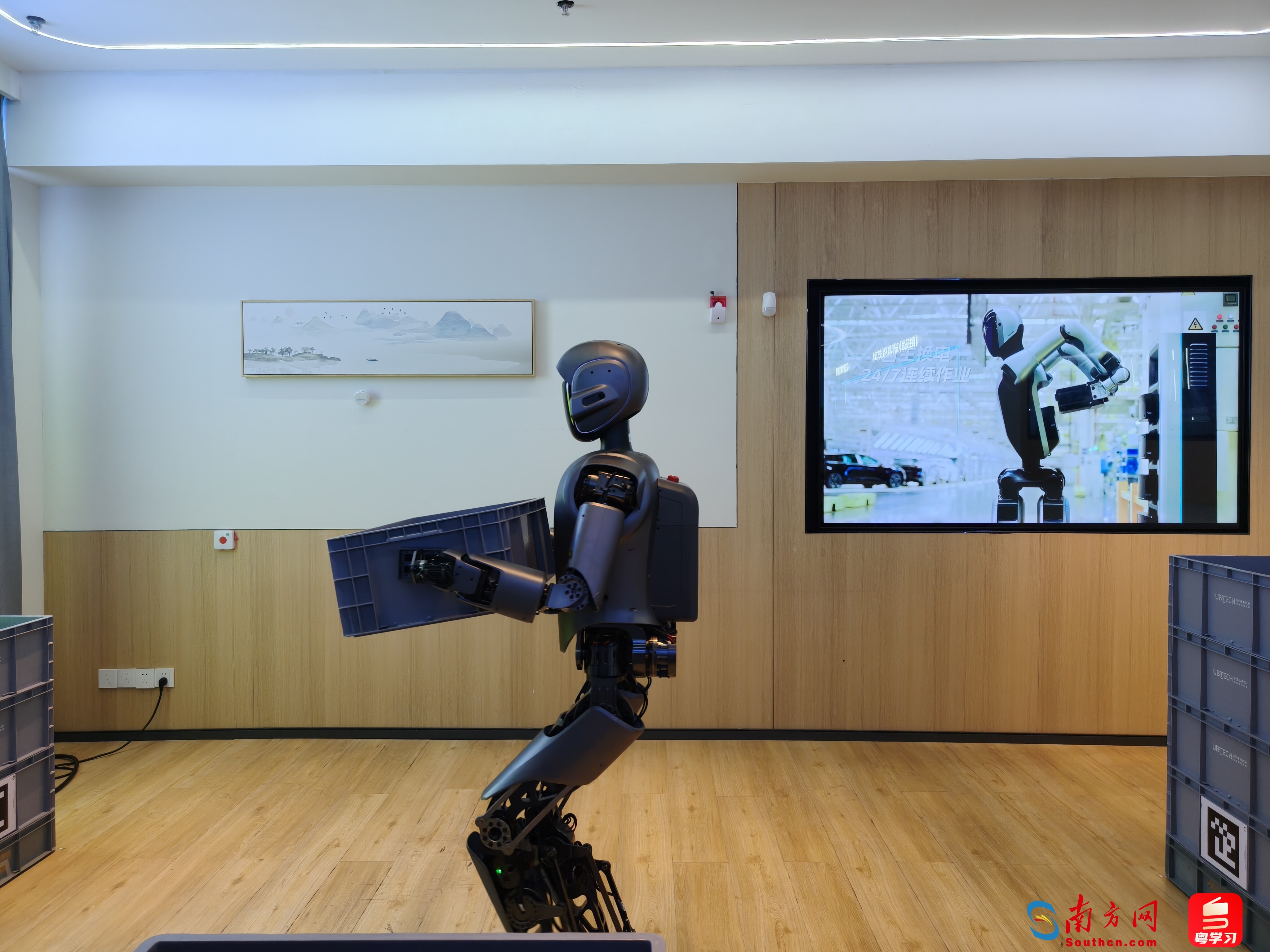 马年春节假日盘点·科技篇|融入传统年俗 加快应用落地——机器人点燃新春新体验