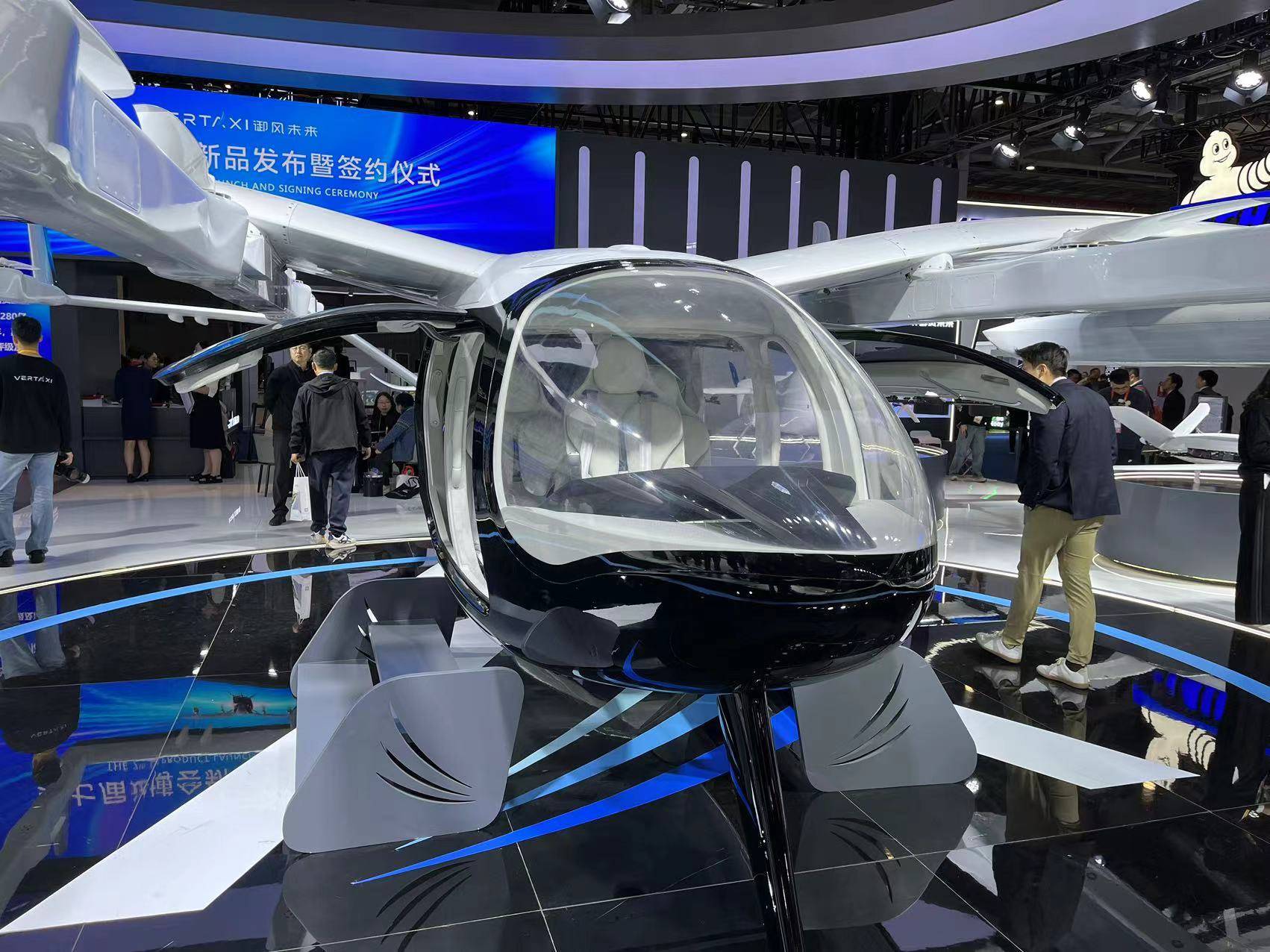 多款eVTOL、人形机器人亮相湖北“新春第一会”