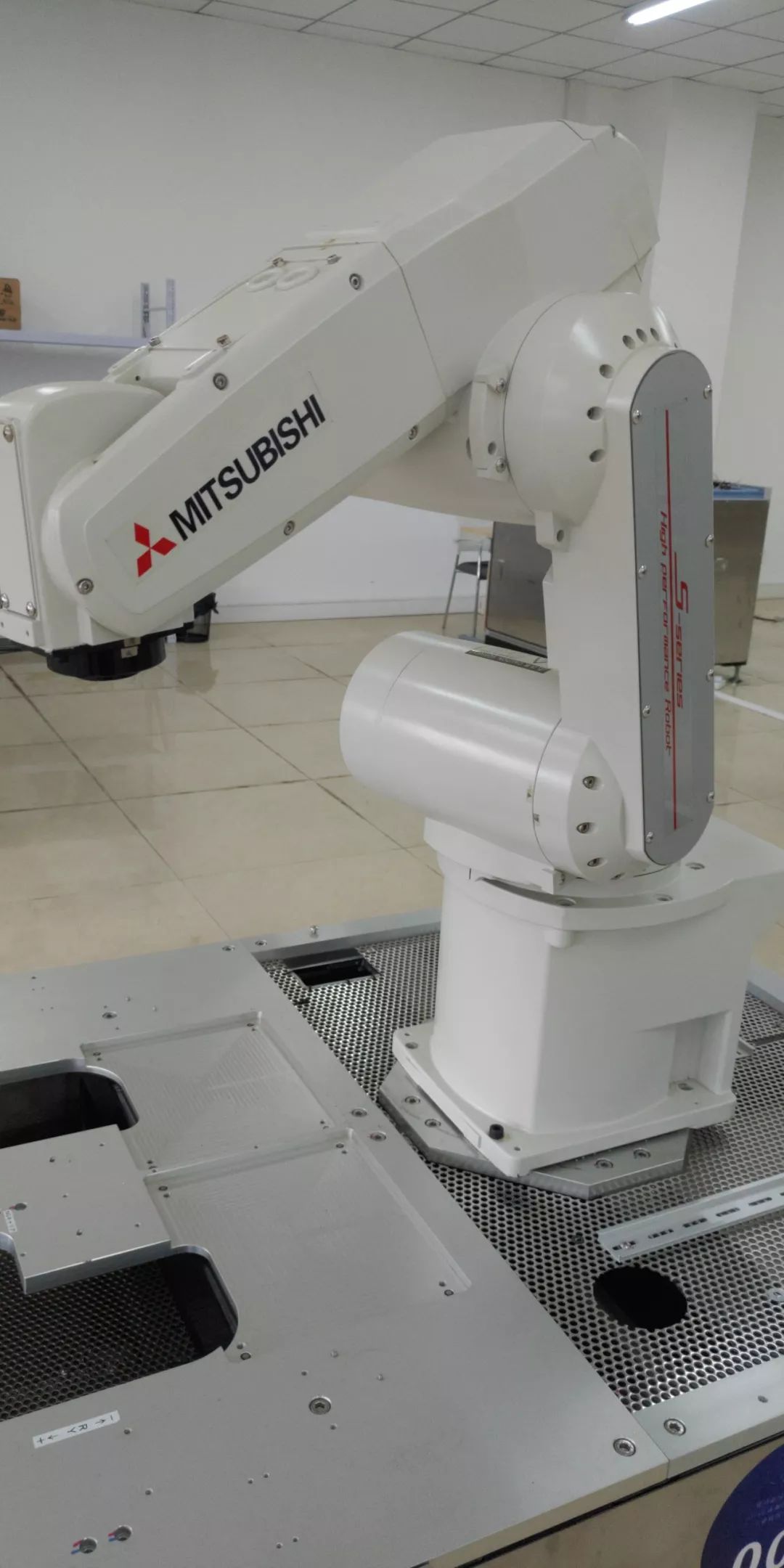 利亚德：已与诸多知名机器人厂家建立合作