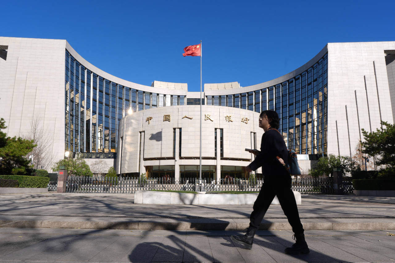 债市早参3月16日|2月新增社融2.38万亿，权威专家解读称金融总量有望延续合理增长；警方侦破非法售卖长期停牌债券案