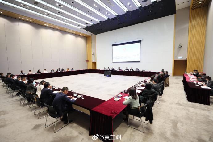 夏宝龙会见香港特区政府财政司司长陈茂波一行