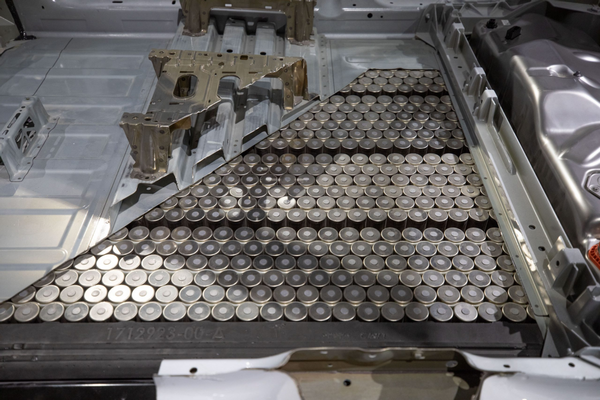 特斯拉采购中国光伏设备？多家厂商回应“以信披为准”