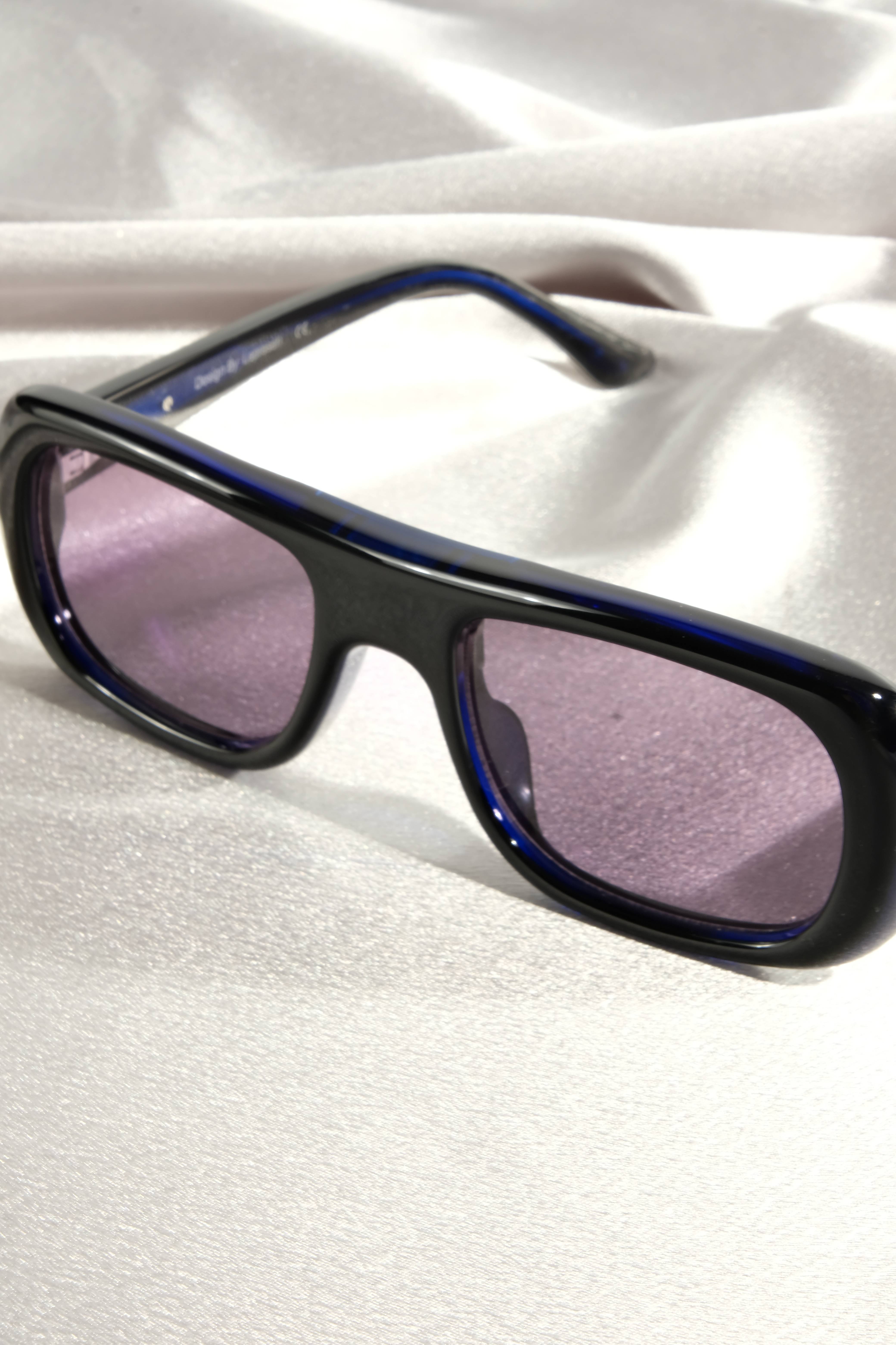 广东智能眼镜新锐:向海外富人卖高端AI眼镜,估值数亿美元