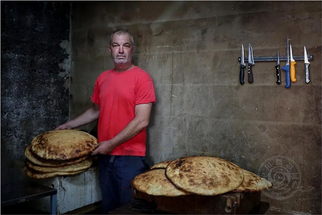 中国公民2025年获波黑工作许可461份,居外籍人士第六位